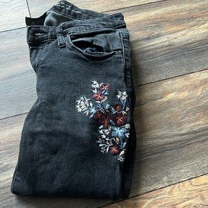 Black / Dark Gray Mid Rise Skinny Denim Embroidered